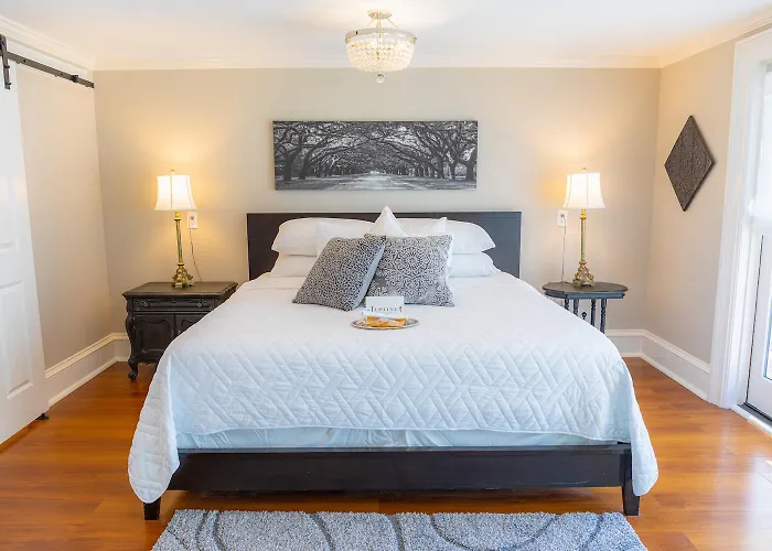 Justine Inn Savannah